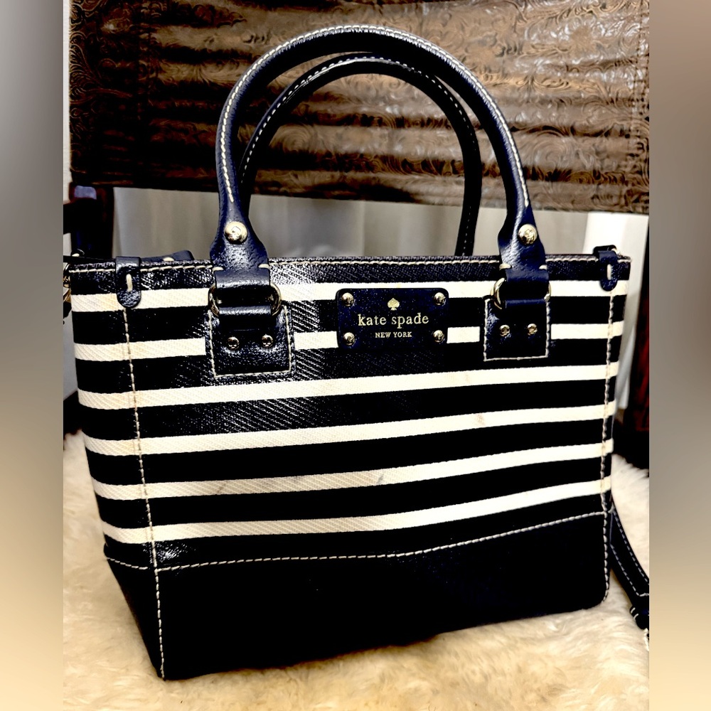 Kate Spade New York Wellesley Striped Small Quinn Top Handle, French Navy/ Cream